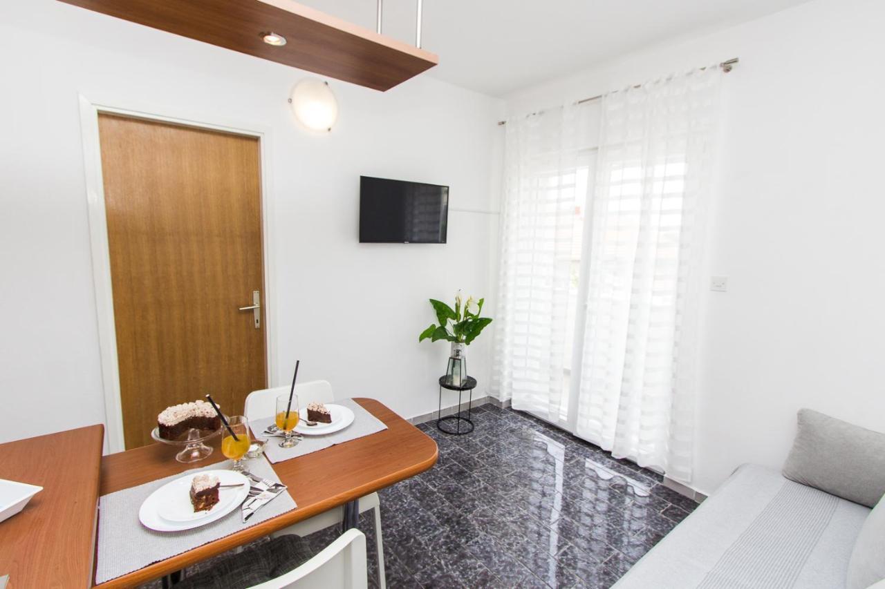 Apartmani Sanja Vodice Exterior photo
