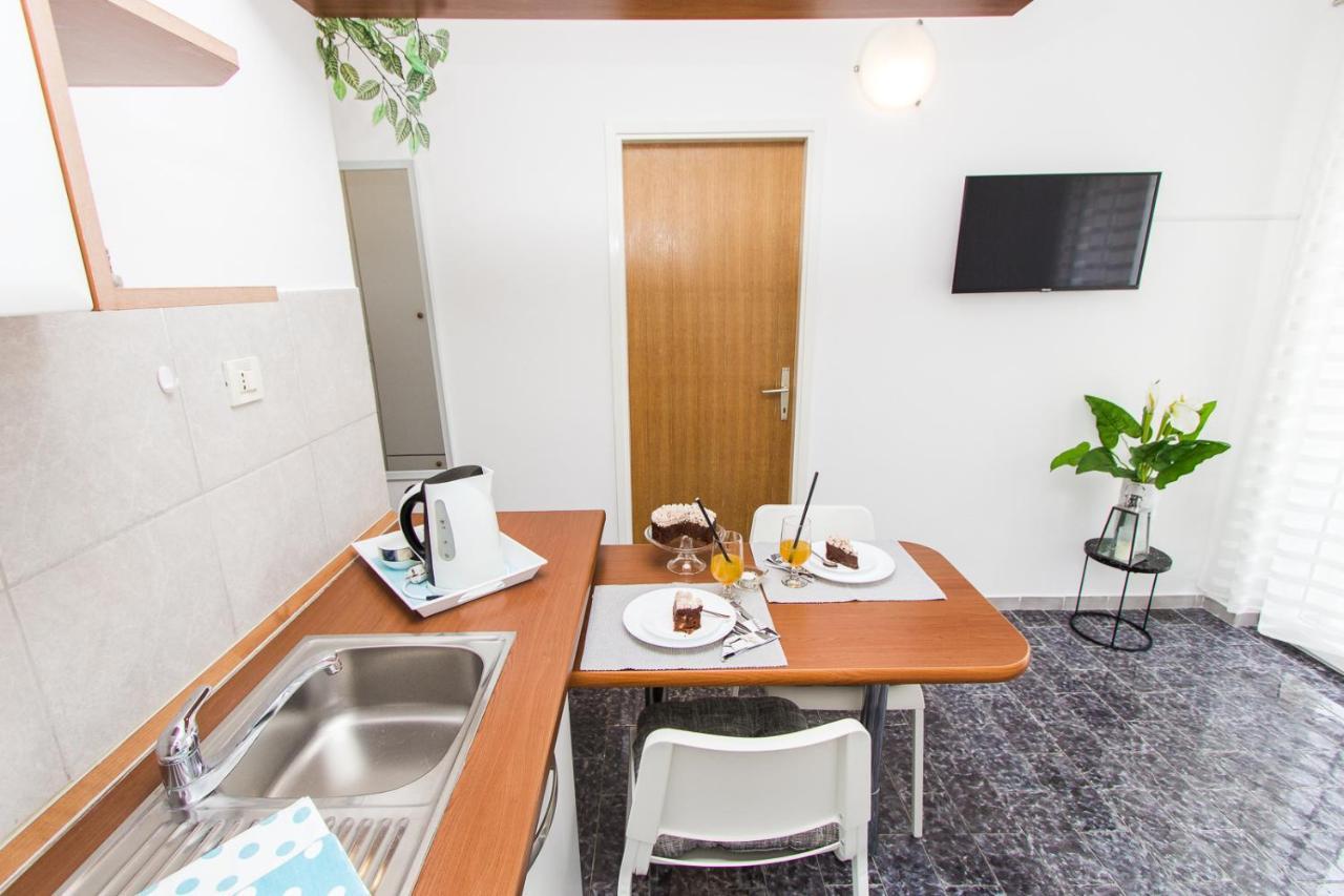 Apartmani Sanja Vodice Exterior photo